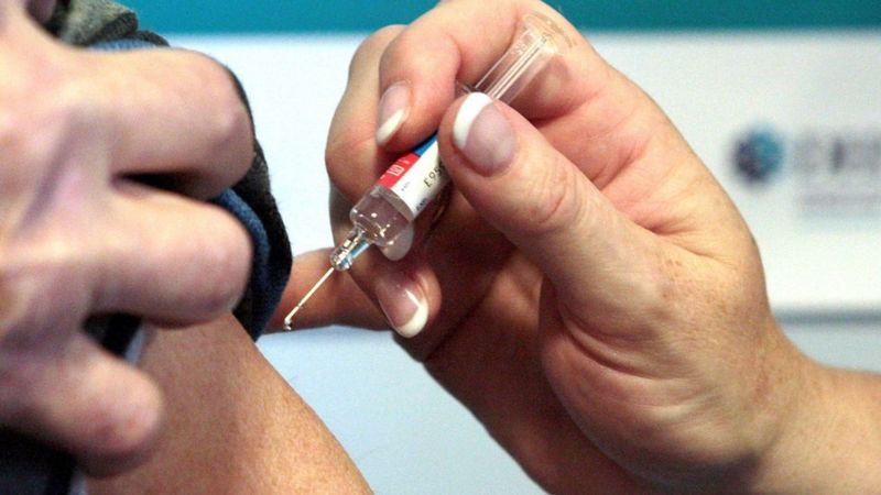 Anh phê duyệt lưu hành vaccine ngừa Covid-19


